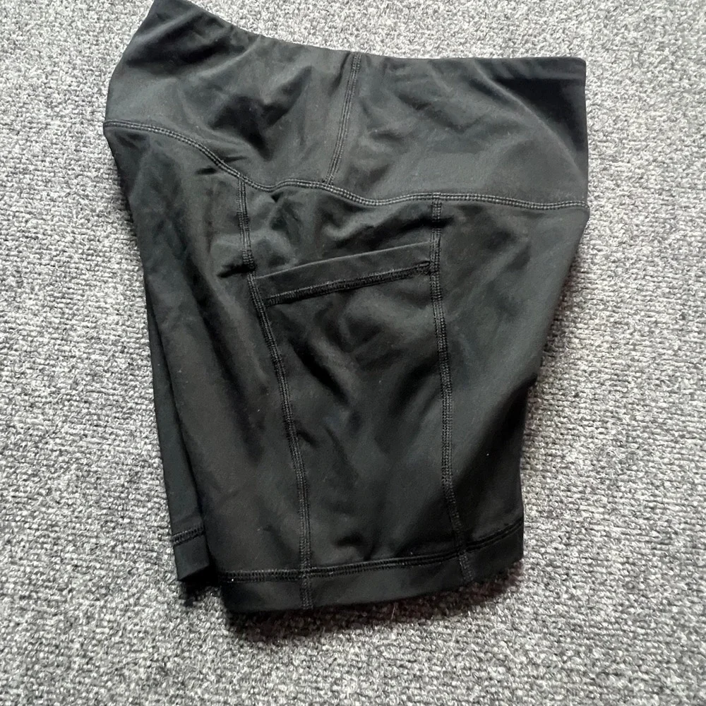 Yogalicious Lux Black High Waisted Biker Shorts with Side Pockets Size Small